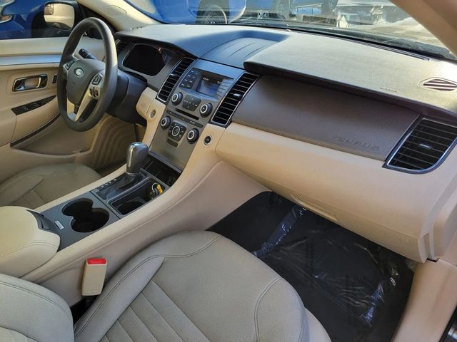 2018 Ford Taurus SE Sedan 4D - 22982669 - 17