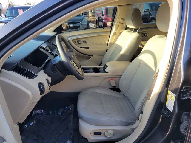 2018 Ford Taurus SE Sedan 4D - 22982669 - 1