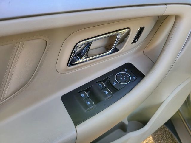 2018 Ford Taurus SE Sedan 4D - 22982669 - 23