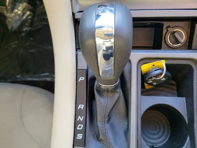 2018 Ford Taurus SE Sedan 4D - 22982669 - 26