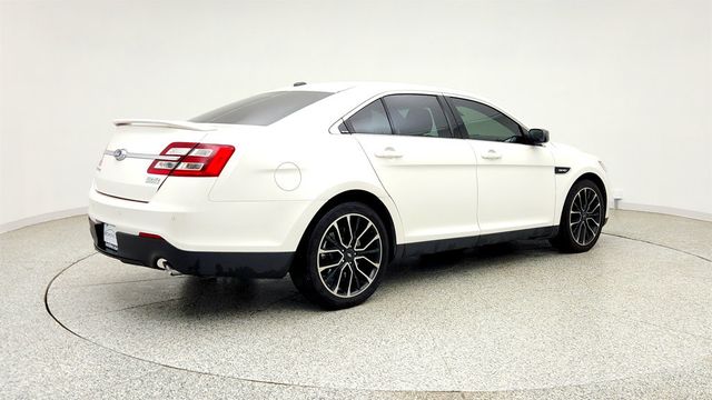 2018 Ford Taurus SHO AWD w/ Driver Assist Pkg, Power Moonroof & Voice Navigation - 23023594 - 4