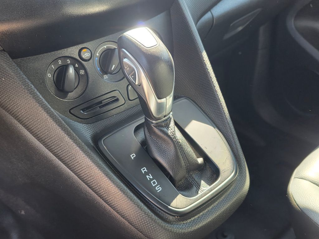 2018 Ford Transit Connect Van XL SWB w/Rear Symmetrical Doors - 22981996 - 10