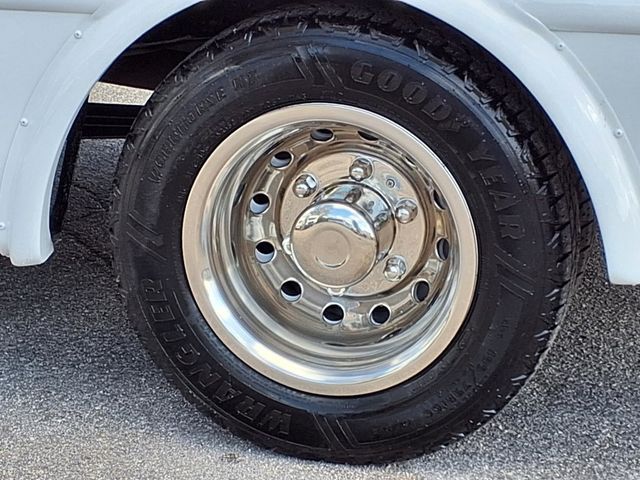 2018 Ford Transit Cutaway T-350 DRW 138" WB 10360 GVWR - 22985223 - 37