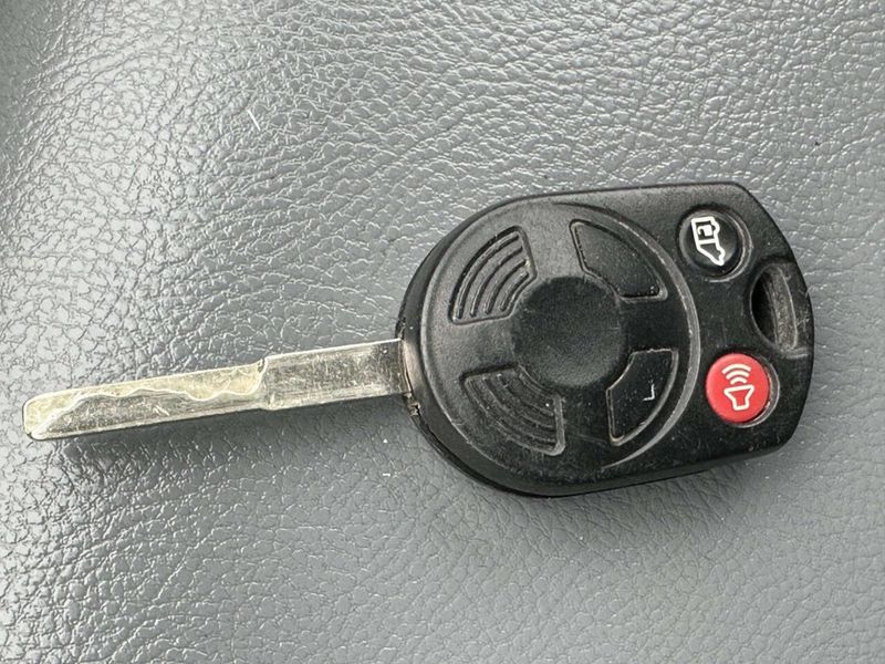 2018 Ford Transit Van T-150 130" Low Rf 8600 GVWR Swing-Out RH Dr - 22997387 - 27