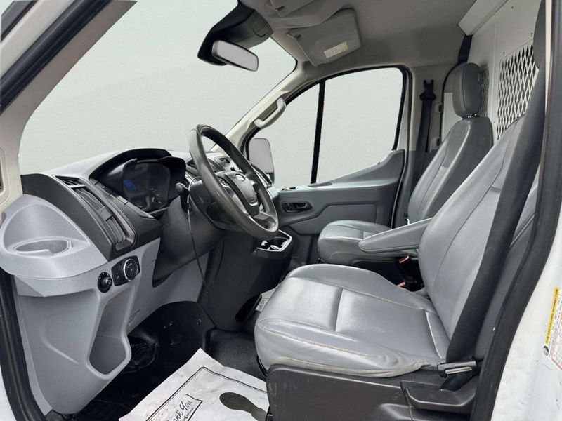 2018 Ford Transit Van T-150 130" Low Rf 8600 GVWR Swing-Out RH Dr - 22997387 - 8