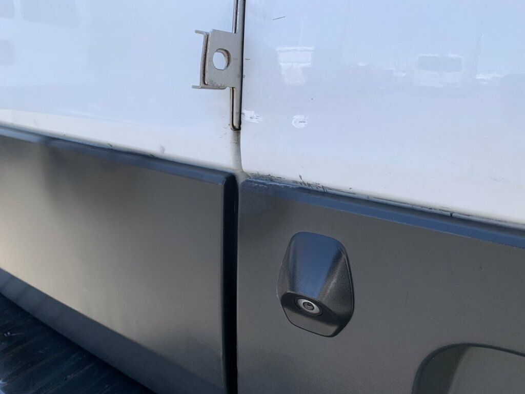2018 Ford Transit Van T-250 130" Low Rf 9000 GVWR Swing-Out RH Dr - 23070208 - 28
