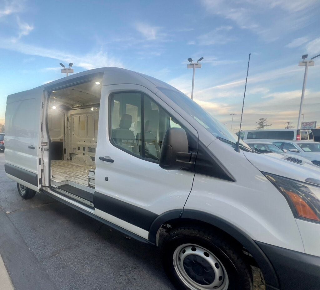 2018 Ford Transit Van T-250 148" Med Rf 9000 GVWR Sliding RH Dr - 22573636 - 24