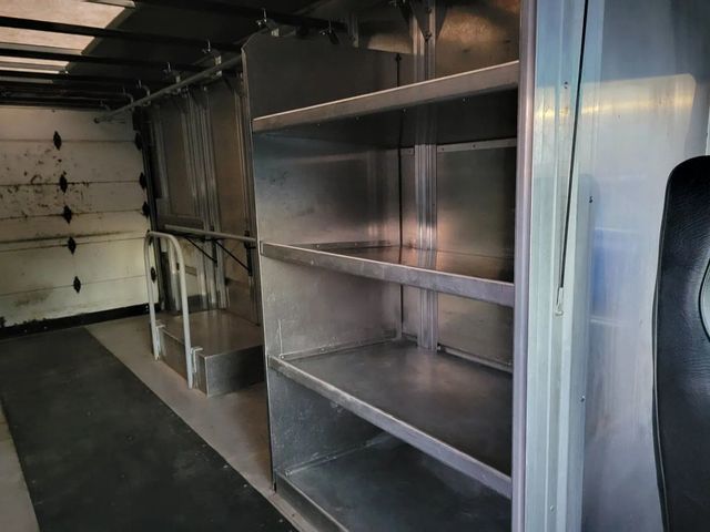 2018 Ford Commercial E350 E350 Cube Van 10' - 22969897 - 19