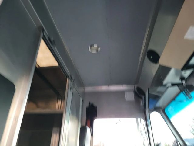 2018 Ford Commercial E350 E350 Cube Van 10' - 22969897 - 21