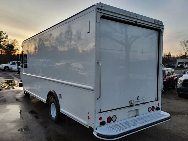 2018 Ford Commercial E350 E350 Cube Van 10' - 22969897 - 4