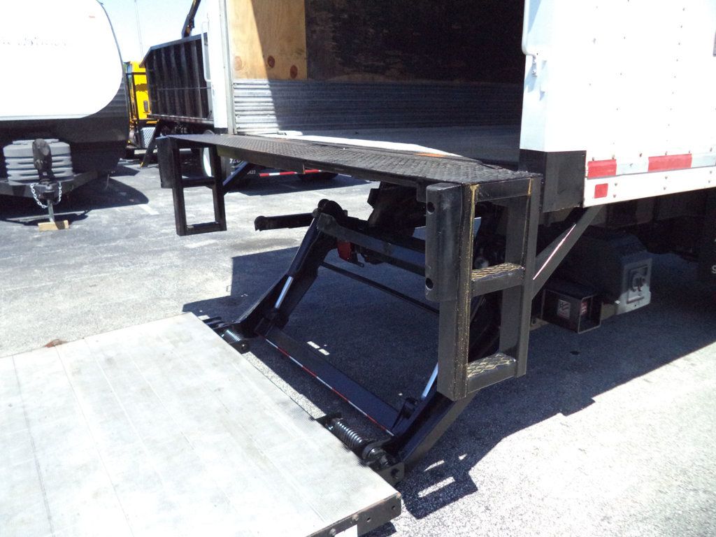 2018 Freightliner Business Class M2 106 w/ 26ft Dry Freight NO CDL Box Truck w/ Lift Gate - 23024735 - 27