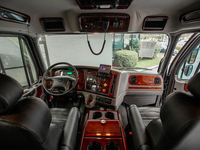 2018 FREIGHTLINER M2 106 Crew Cab - 22930488 - 25