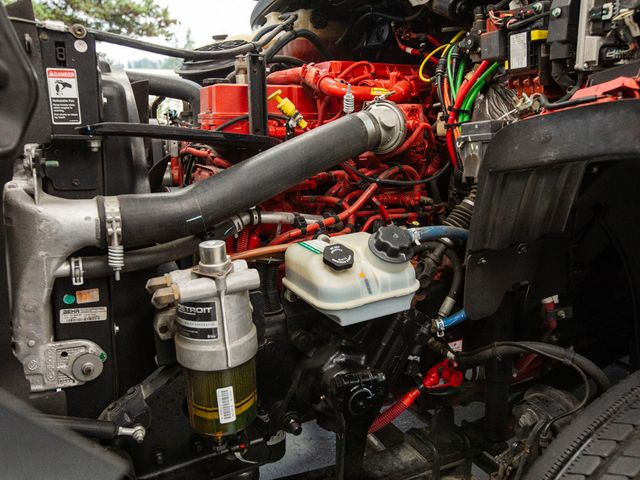 2018 FREIGHTLINER M2 106 Crew Cab - 22930488 - 5