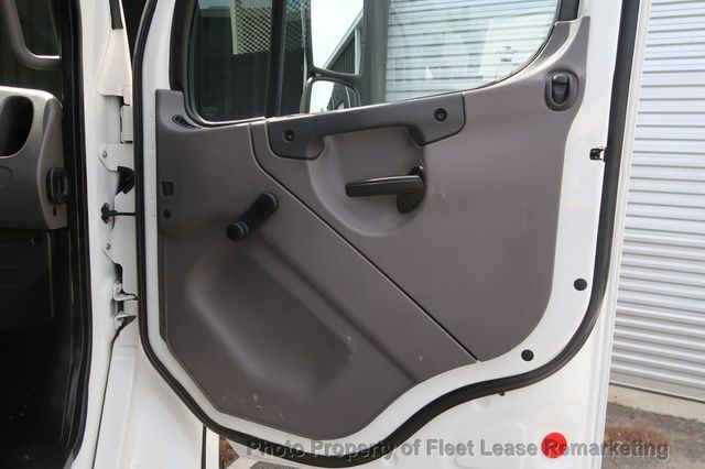 2018 Freightliner M2-106 2WD Reg Cab Utility Bucket M2-106 2WD Reg Cab Utility Bucket - 23033182 - 25