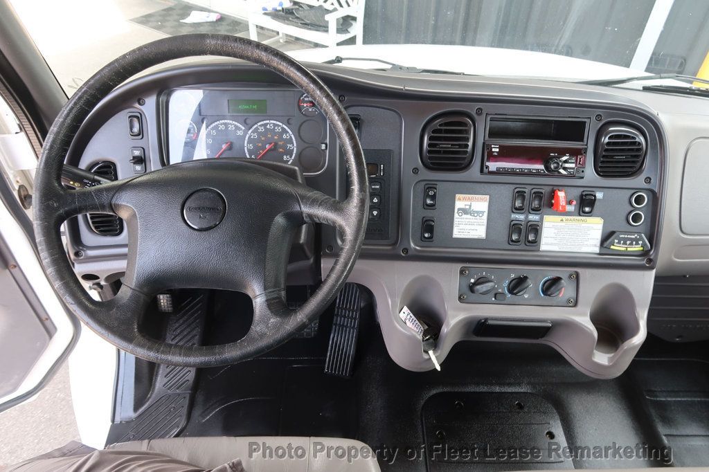 2018 Freightliner M2-106 2WD Reg Cab Utility Bucket M2-106 2WD Reg Cab Utility Bucket - 23033182 - 26