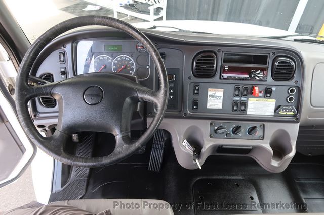 2018 Freightliner M2-106 2WD Reg Cab Utility Bucket M2-106 2WD Reg Cab Utility Bucket - 23033182 - 26