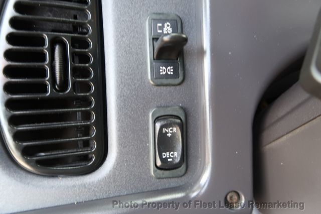 2018 Freightliner M2-106 2WD Reg Cab Utility Bucket M2-106 2WD Reg Cab Utility Bucket - 23033182 - 30