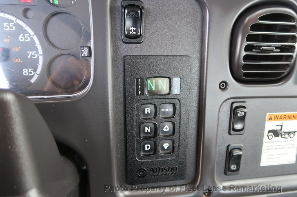 2018 Freightliner M2-106 2WD Reg Cab Utility Bucket M2-106 2WD Reg Cab Utility Bucket - 23033182 - 31