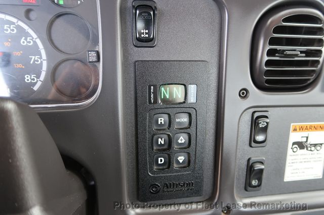 2018 Freightliner M2-106 2WD Reg Cab Utility Bucket M2-106 2WD Reg Cab Utility Bucket - 23033182 - 31