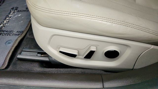 2018 Genesis G80 3.8L AWD w/ Premium Pkg & Panoramic Sunroof & Lexicon Audio - 23014345 - 11