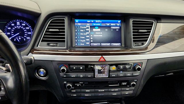 2018 Genesis G80 3.8L RWD w/ Premium Package - 23011422 - 17