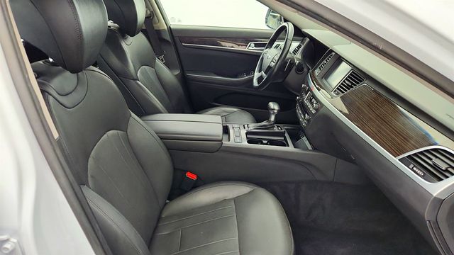 2018 Genesis G80 3.8L RWD w/ Premium Package - 23011422 - 24