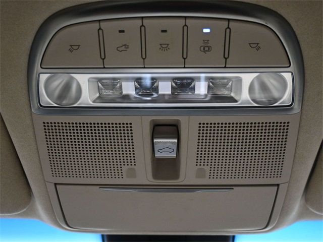 2018 Genesis G90 3.3T Premium RWD - 22881752 - 16