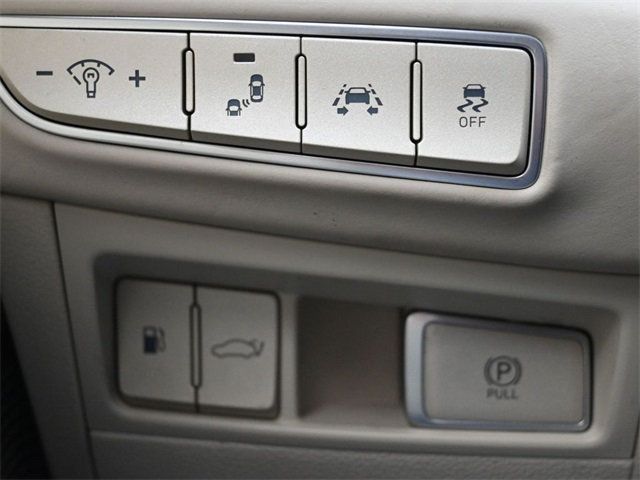 2018 Genesis G90 3.3T Premium RWD - 22881752 - 29