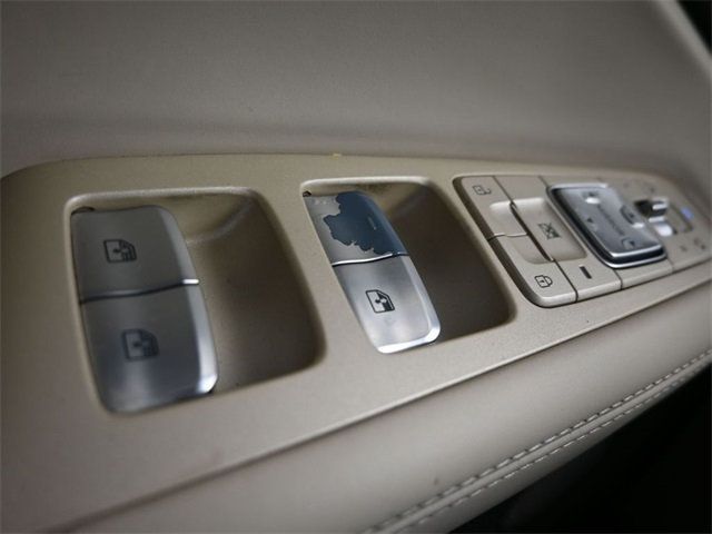 2018 Genesis G90 3.3T Premium RWD - 22881752 - 30