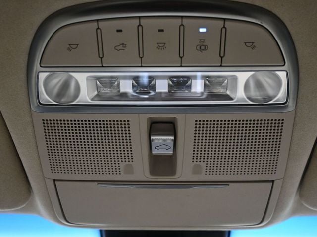 2018 Genesis G90 3.3T Premium RWD - 22995150 - 16