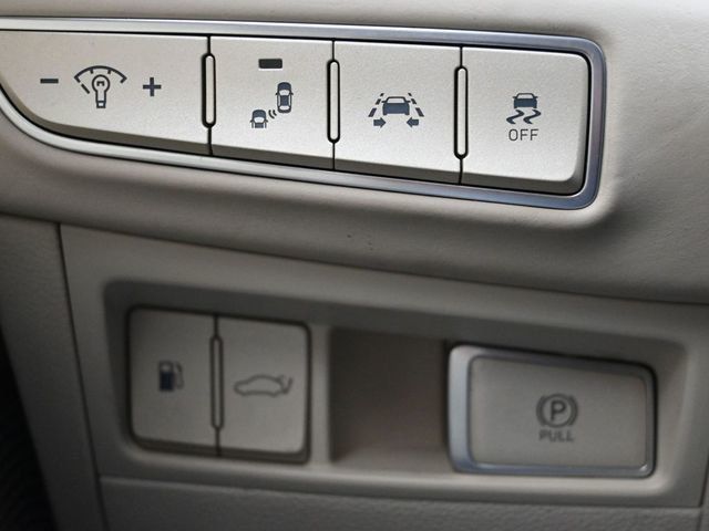 2018 Genesis G90 3.3T Premium RWD - 22995150 - 29