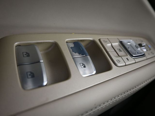 2018 Genesis G90 3.3T Premium RWD - 22995150 - 30