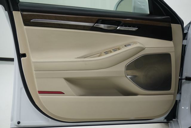 2018 Genesis G90 5.0L Ultimate - 23026411 - 12