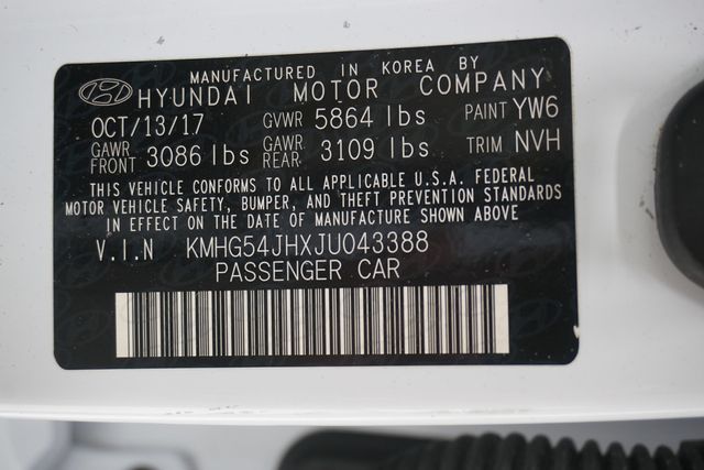 2018 Genesis G90 5.0L Ultimate - 23026411 - 34