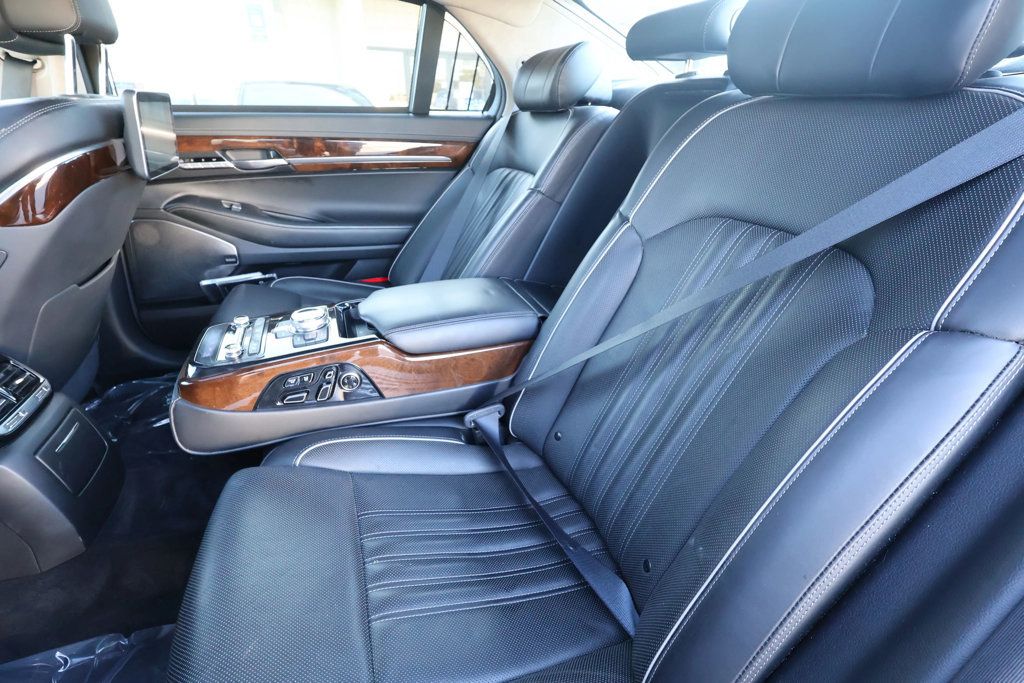 2018 Genesis G90 5.0 Ultimate Sedan 4D - 22954293 - 28