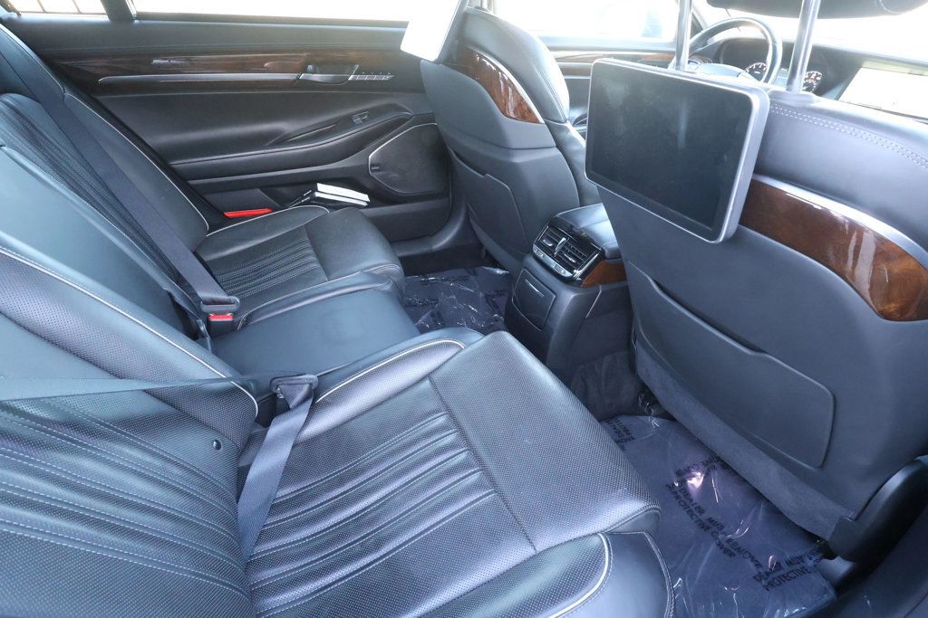 2018 Genesis G90 5.0 Ultimate Sedan 4D - 22954293 - 34