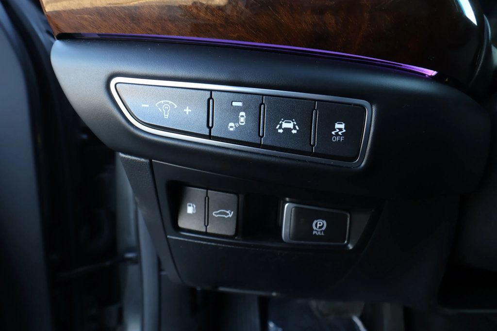 2018 Genesis G90 5.0 Ultimate Sedan 4D - 22991035 - 19