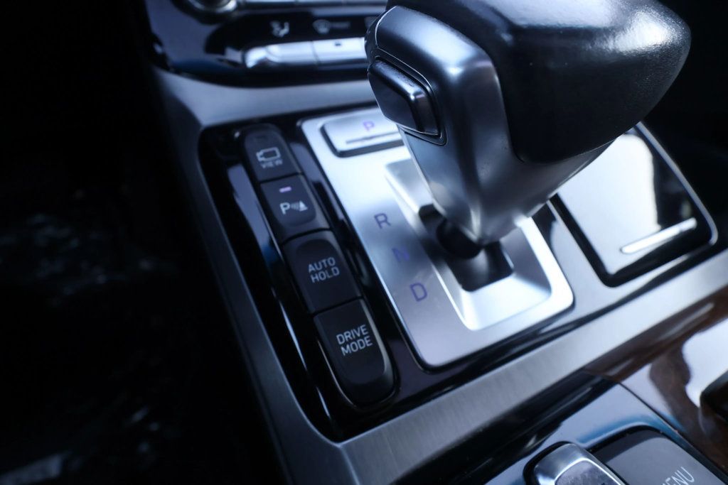 2018 Genesis G90 5.0 Ultimate Sedan 4D - 22991035 - 26