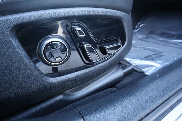 2018 Genesis G90 5.0 Ultimate Sedan 4D - 22991035 - 35