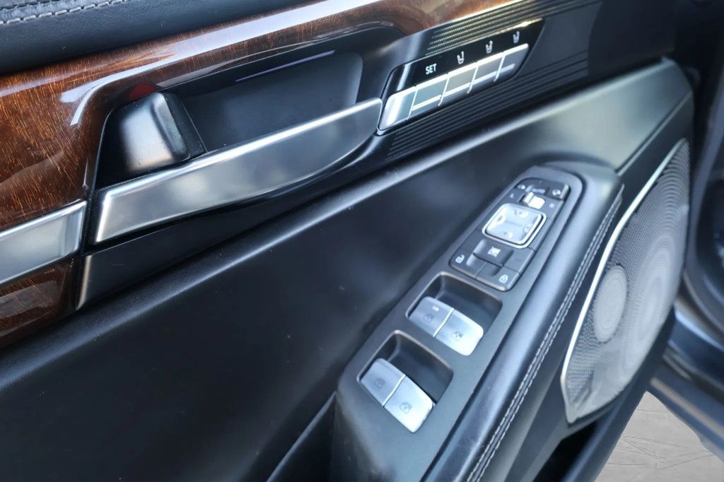 2018 Genesis G90 5.0 Ultimate Sedan 4D - 23043689 - 11