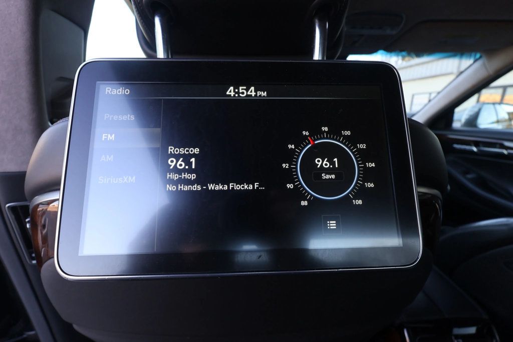 2018 Genesis G90 5.0 Ultimate Sedan 4D - 23043689 - 31