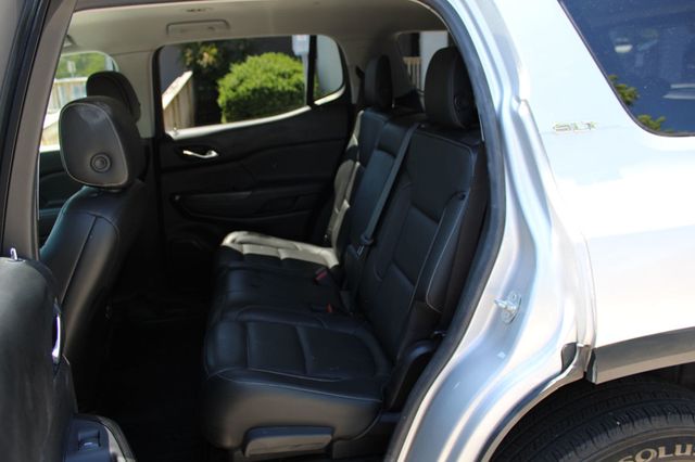 2018 GMC Acadia FWD 4dr SLT w/SLT-1 - 23000923 - 32