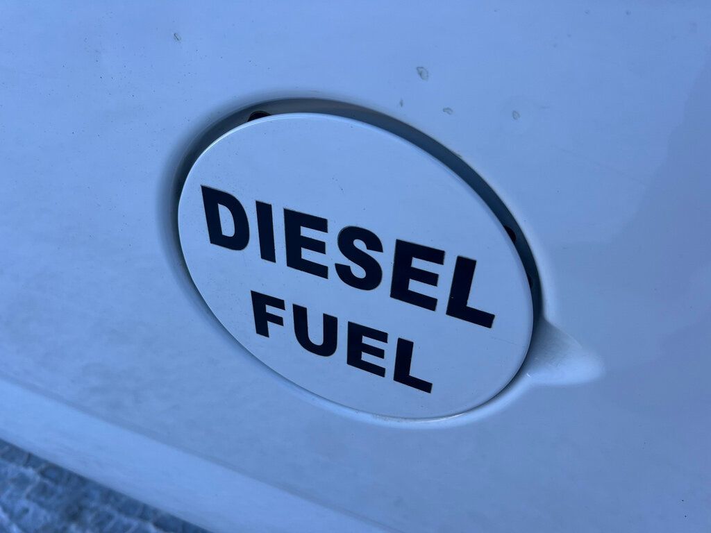 2018 GMC Savana Cargo Van Mini Duramax Turbo Diesel Work Van - 22974920 - 18