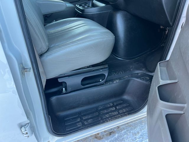 2018 GMC Savana Cargo Van Mini Duramax Turbo Diesel Work Van - 22974920 - 48