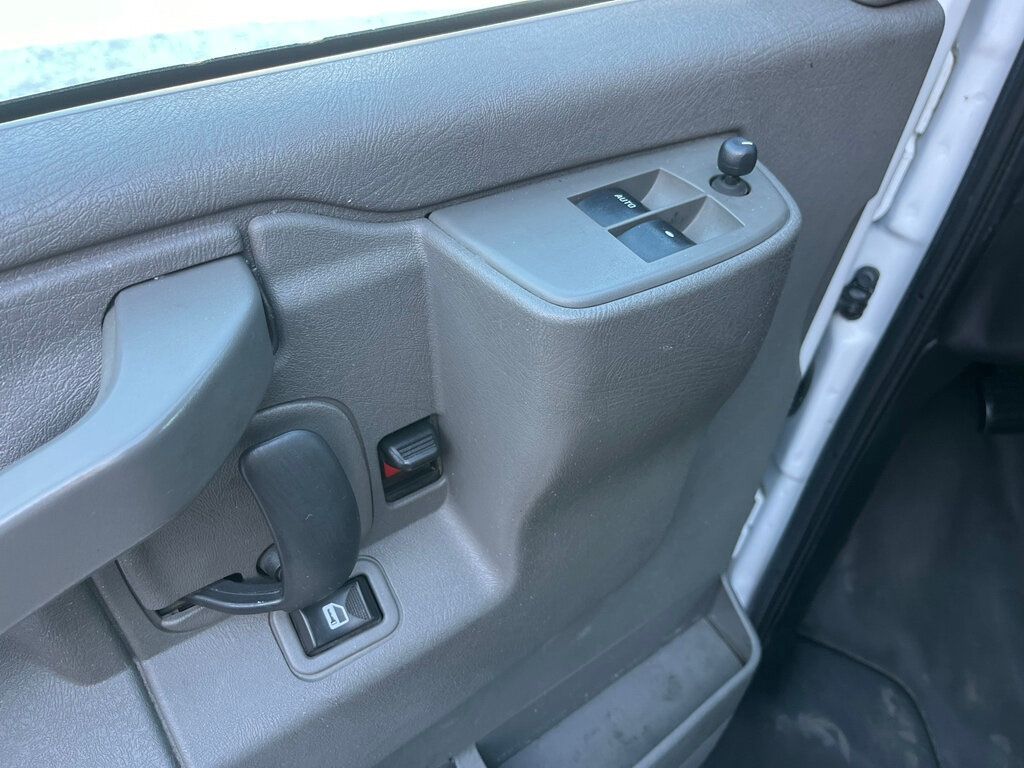 2018 GMC Savana Cargo Van Mini Duramax Turbo Diesel Work Van - 22974920 - 53