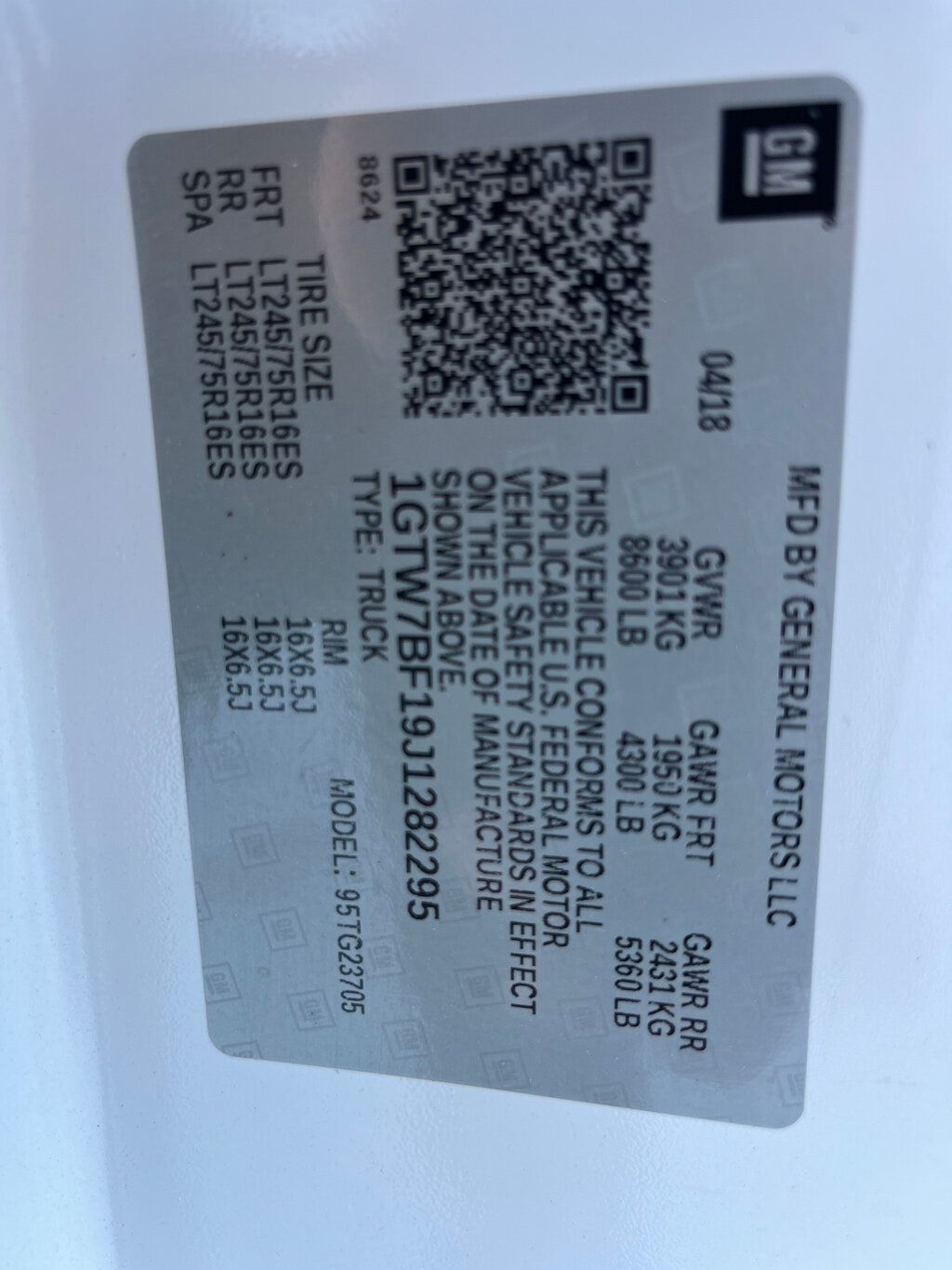 2018 GMC Savana Cargo Van Mini Duramax Turbo Diesel Work Van - 22974920 - 57