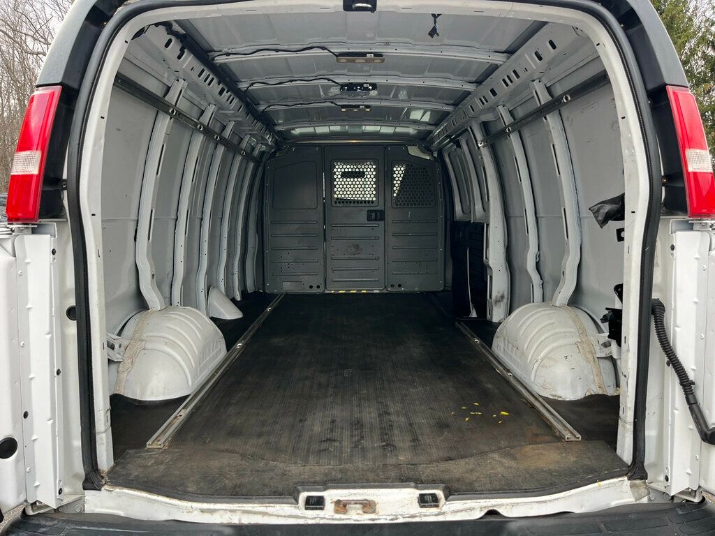 2018 GMC Savana Cargo Van Mini Duramax Turbo Diesel Work Van - 22986901 - 26