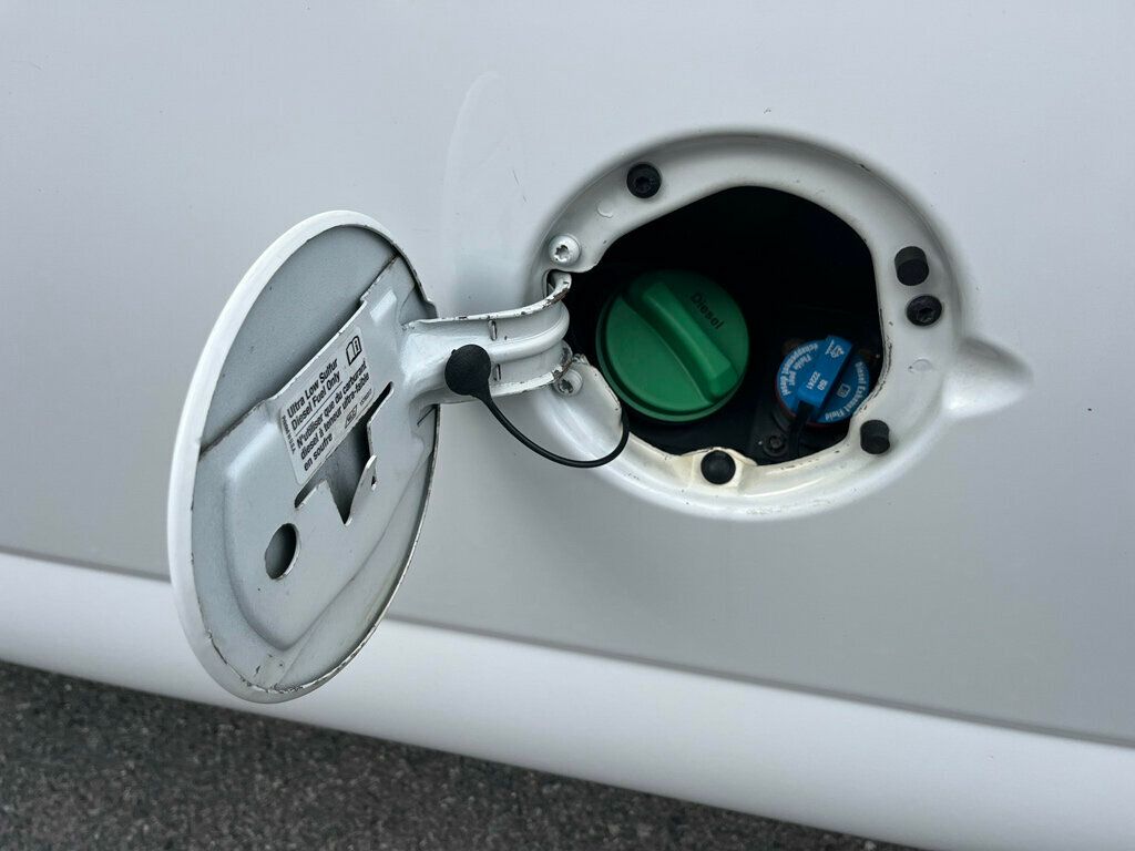 2018 GMC Savana Cargo Van Mini Duramax Turbo Diesel Work Van - 22986901 - 29