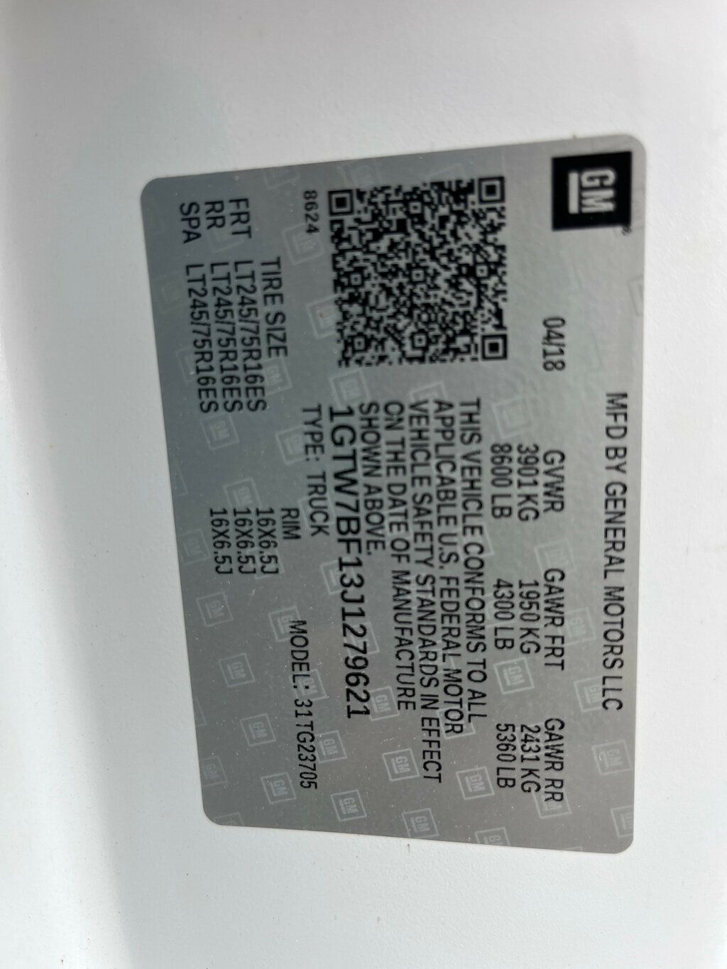 2018 GMC Savana Cargo Van Mini Duramax Turbo Diesel Work Van - 22986901 - 31