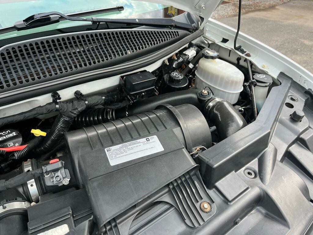 2018 GMC Savana Cargo Van Mini Duramax Turbo Diesel Work Van - 22986901 - 45